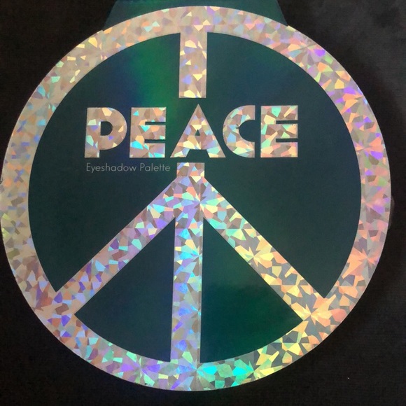 Beauty Concepts Peace eyeshadow palette - Picture 2 of 4